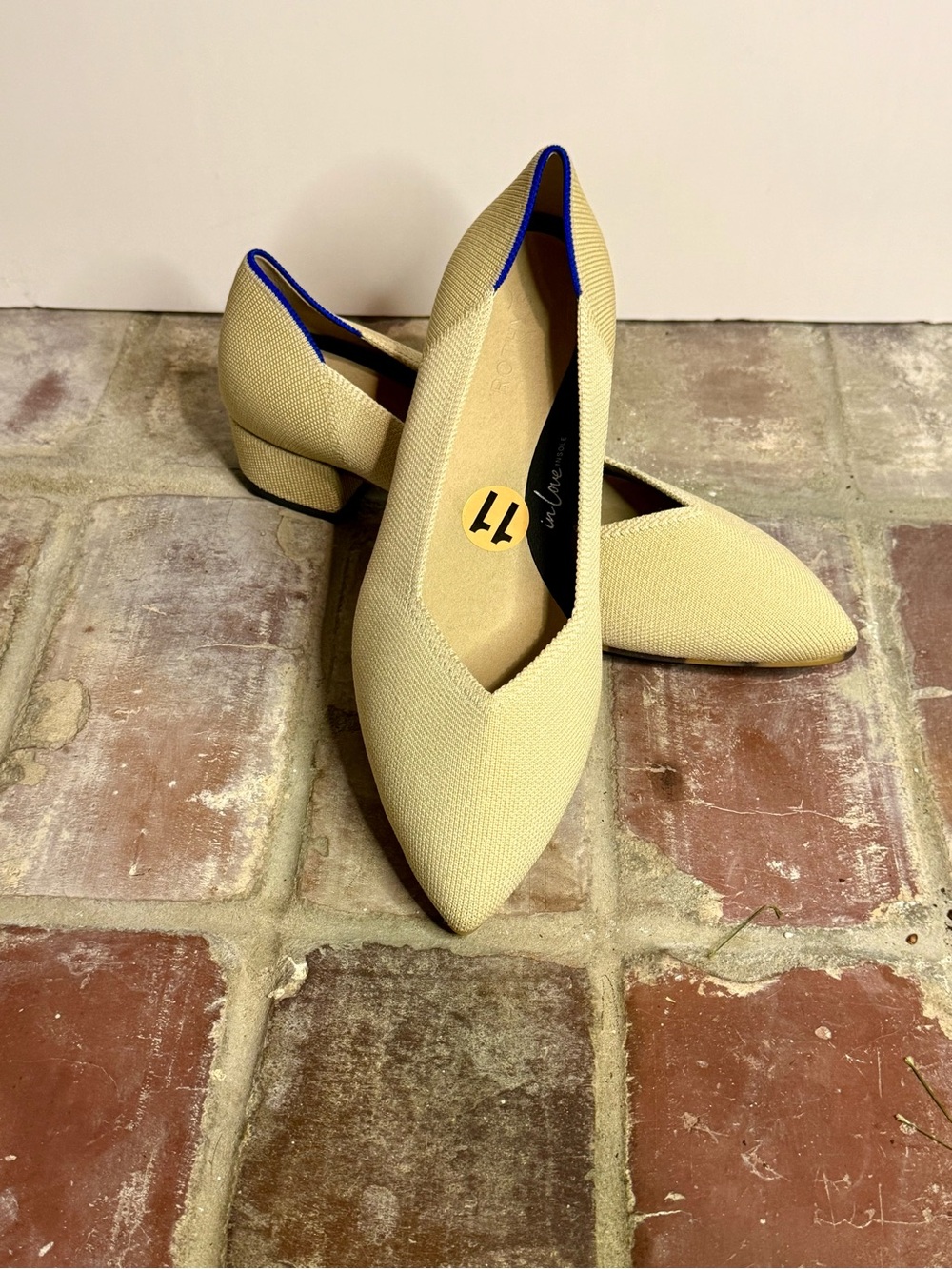NWOT Rothy’s “The High Point” Pointed-Toe Block Heel – Sandstone, Size 11